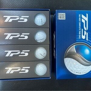 TaylorMade TP5 Golf Balls in Blue and White